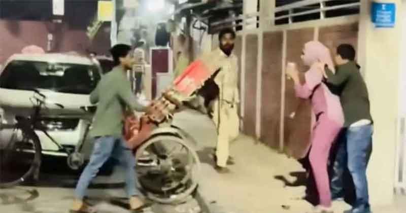 উত্তরায় প্রকাশ্যে দম্পতিকে কোপানোর ভিডিও ভাইরাল, আটক ২